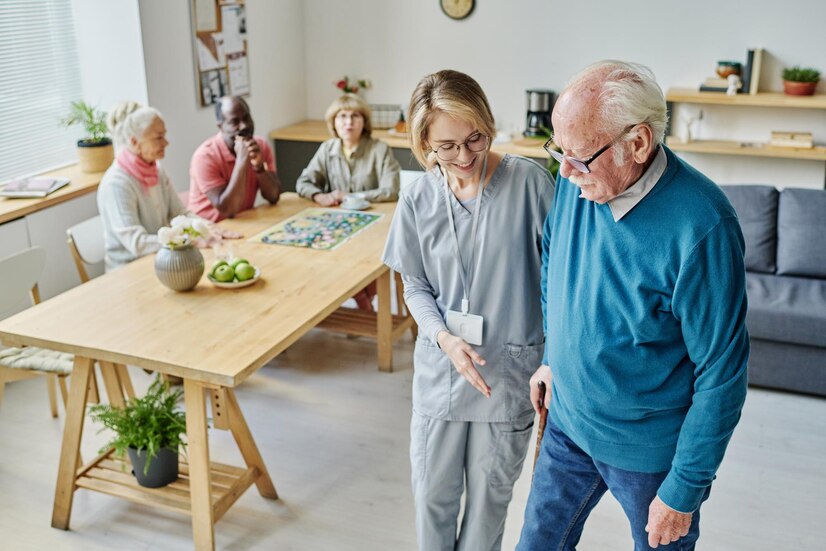 Las actividades para los mayores en la comodidad del hogar
